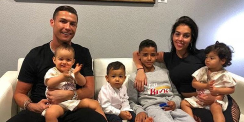 Gia đình Ronaldo - tổ ấm trọn vẹn
